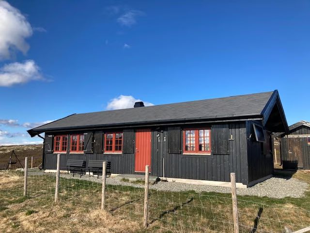 Nausterlona – Ny hytte våren 2017